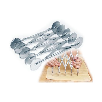 EXPANDABLE S/STEEL PASTRY/DOUGH CUTTER